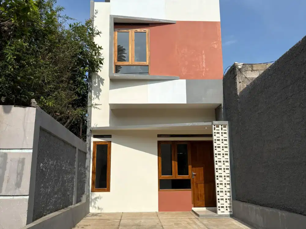 Rumah 2 Lantai Pinggir Jalan Kodya Bandung Legalitas SHM