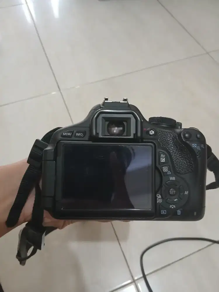 KAMERA CANON 600D / CAMERA CANON BEKAS