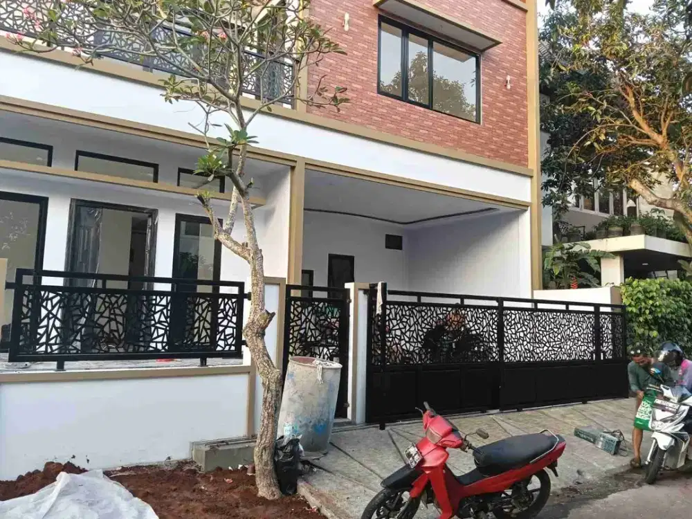 RUMAH BARU MEWAH POSISI HOEK SEMI FURNISHED PPJB SIAP AJB