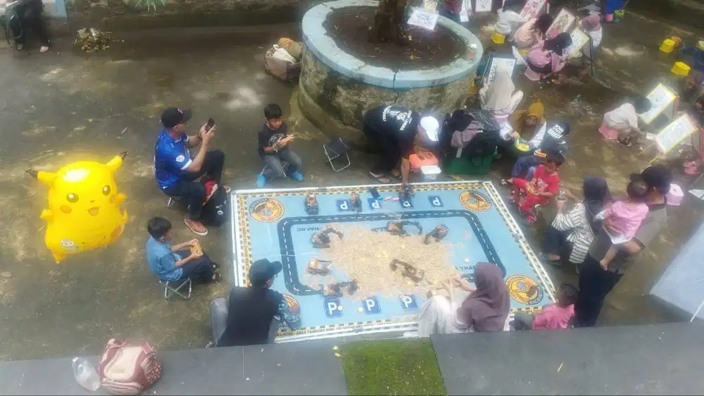 (Minggu Saja) Jaga Lapak Sewa Mobil Remote Control (RC)untuk anak anak