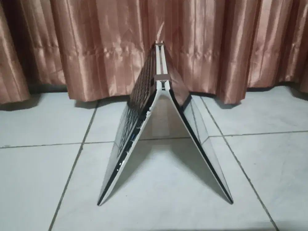 Lenovo YOGA 300-11lBR (Touchreen) Display 11 Inch