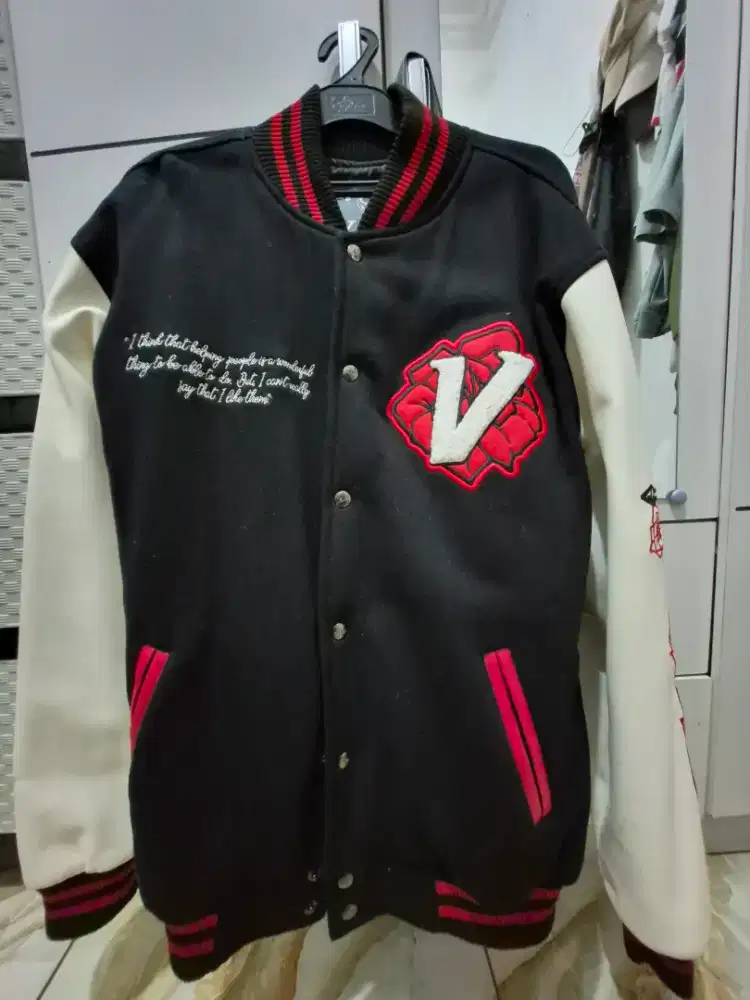 Jaket Varsity Faith Industries Thieves of Heart