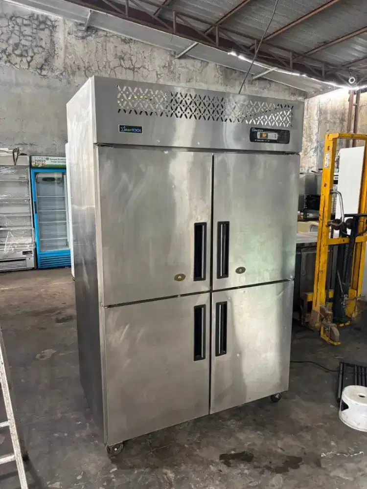 Uprigh chiller starcool 4 pintu 
Hrg 7 jt