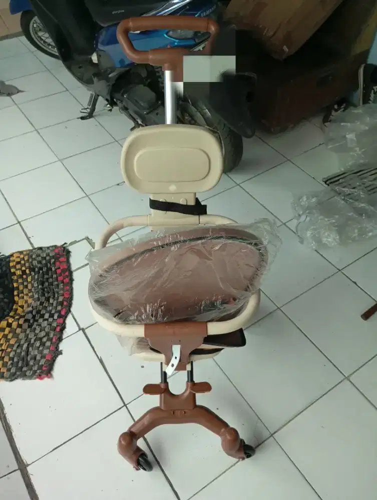 Stroller bayi, cream coklat