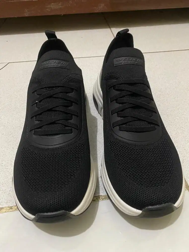Sepatu skechers original cowok/cewek bisa pakai ya
