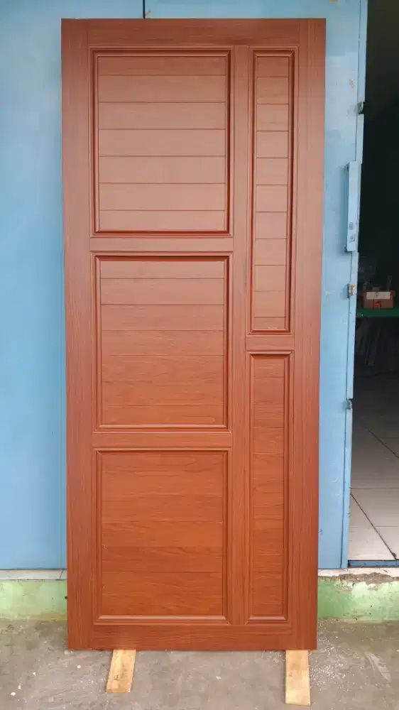 Pintu aluminium serta kayu jati