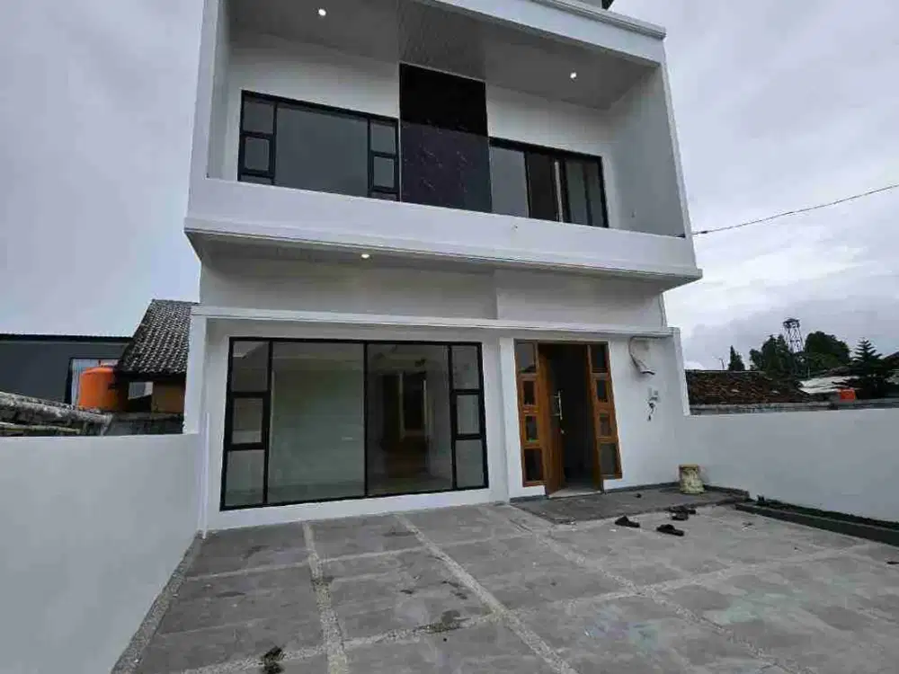 HUNIAN 2 LANTAI MEWAH MEGAH DI JANTUNG KOTA BANDAR LAMPUNG