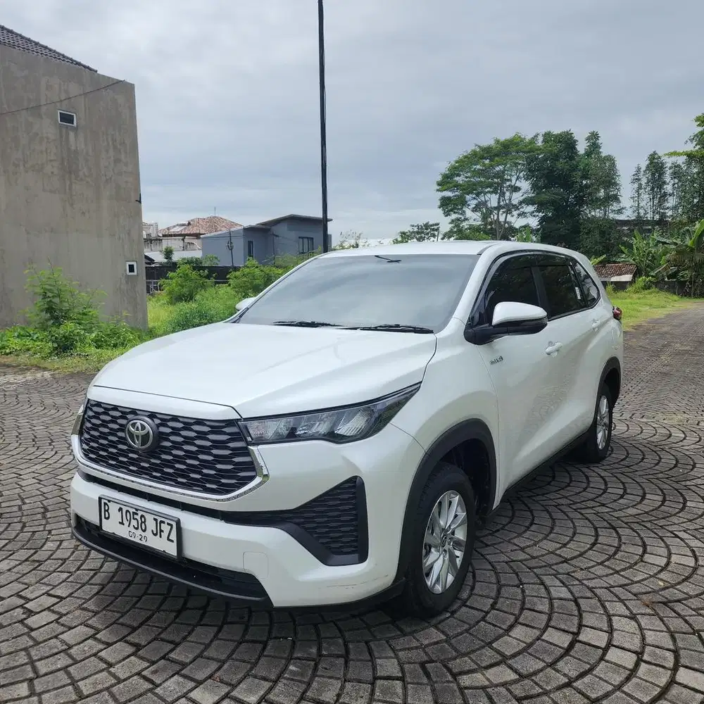 ZENIX HYBRID 2024 km 7rb