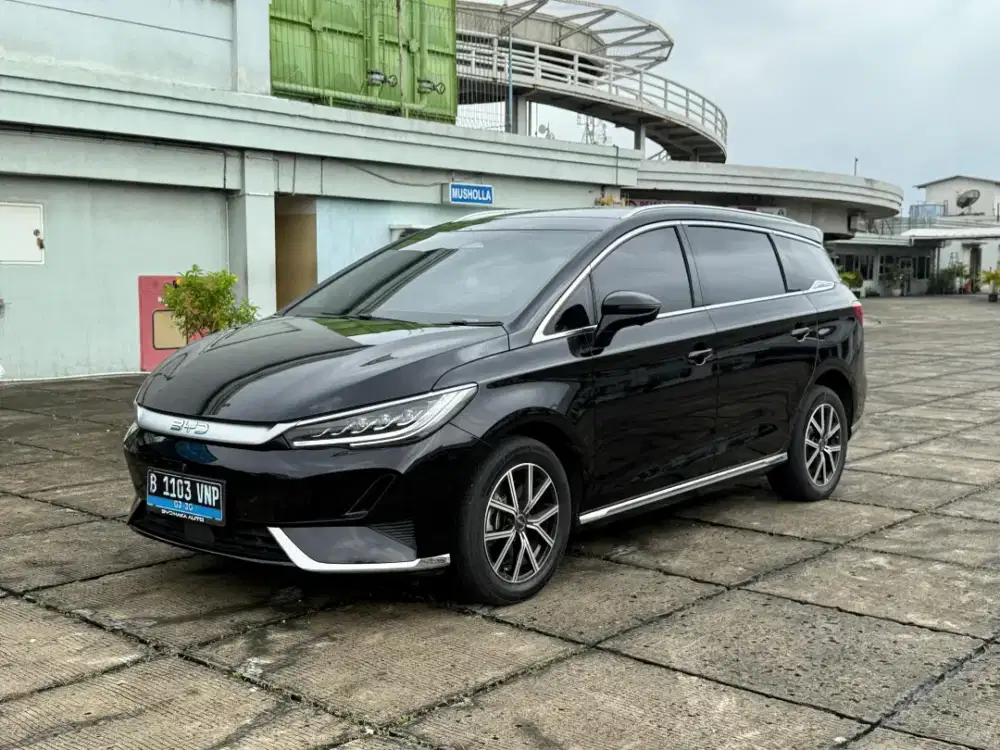 BYD M6 Superior 2024