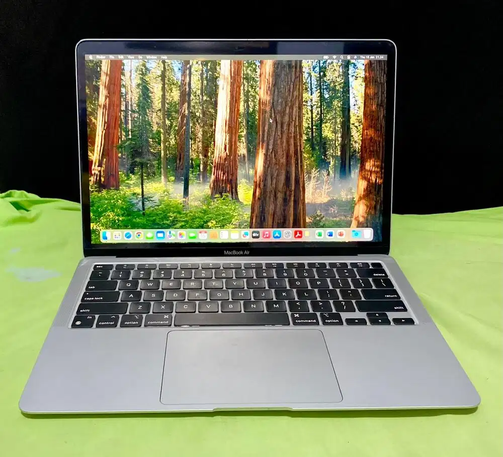 Macbook air M1 silver mulus