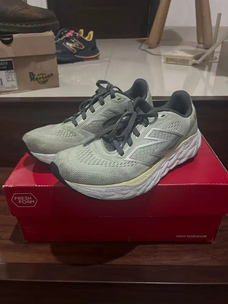 Sepatu olahraga New Balance 880 Fresh Foam
