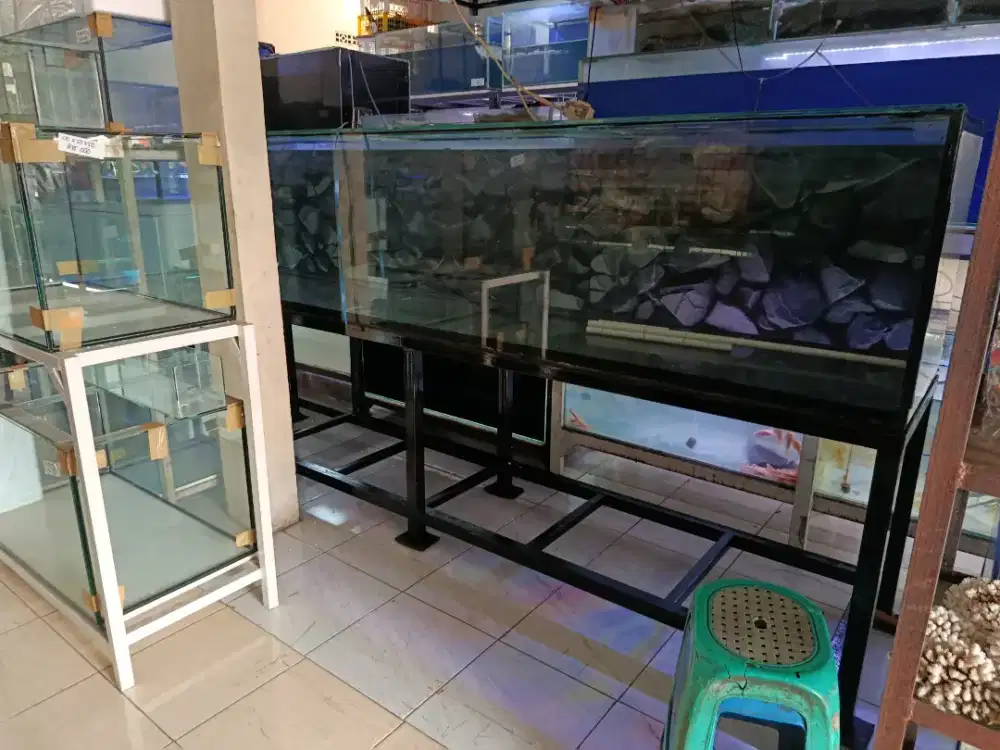 AQUARIUM JUMBO 3M DEPOK