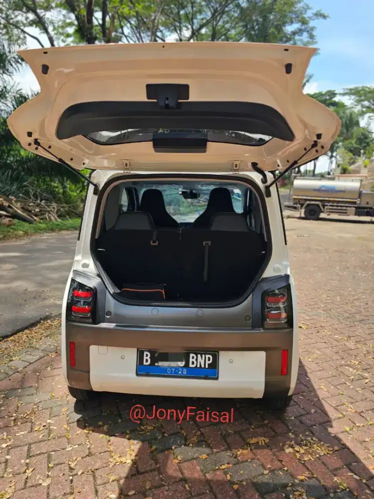 Wuling air ev 2023 long range 300 low km murah BU putih