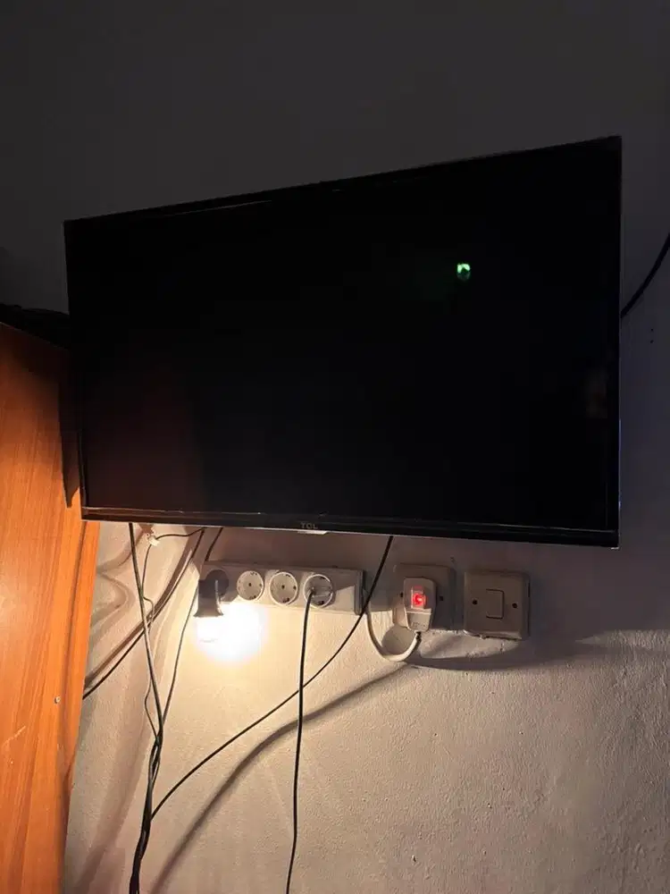 Dijual TV Digital (non android) TCL 32inch