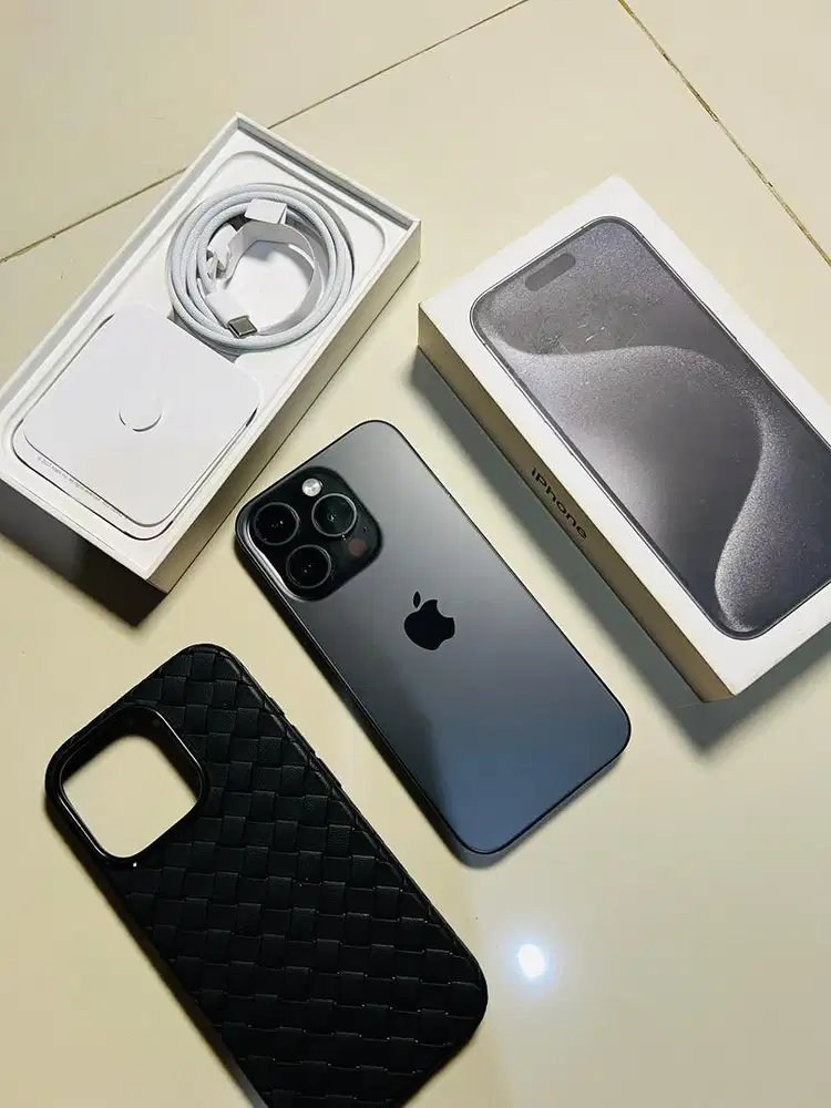Iphone 15 pro 128 ibox like new