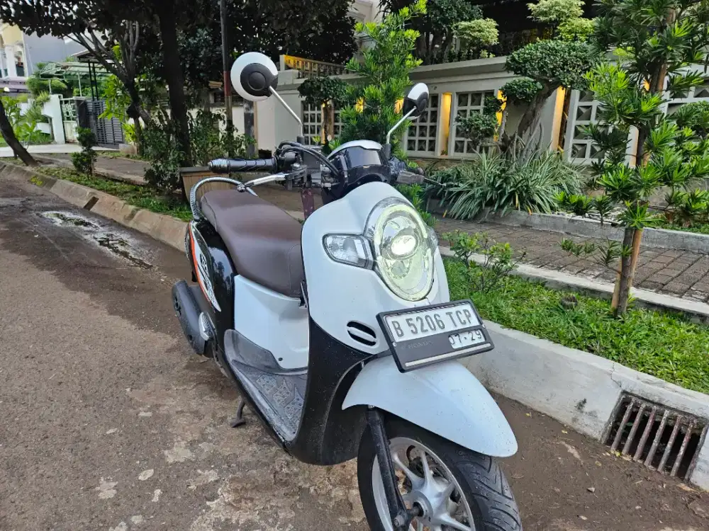 Scoopy 2019 Putih KM 17 rb Mulus Seperti Baru Pemakaian Pribadi
