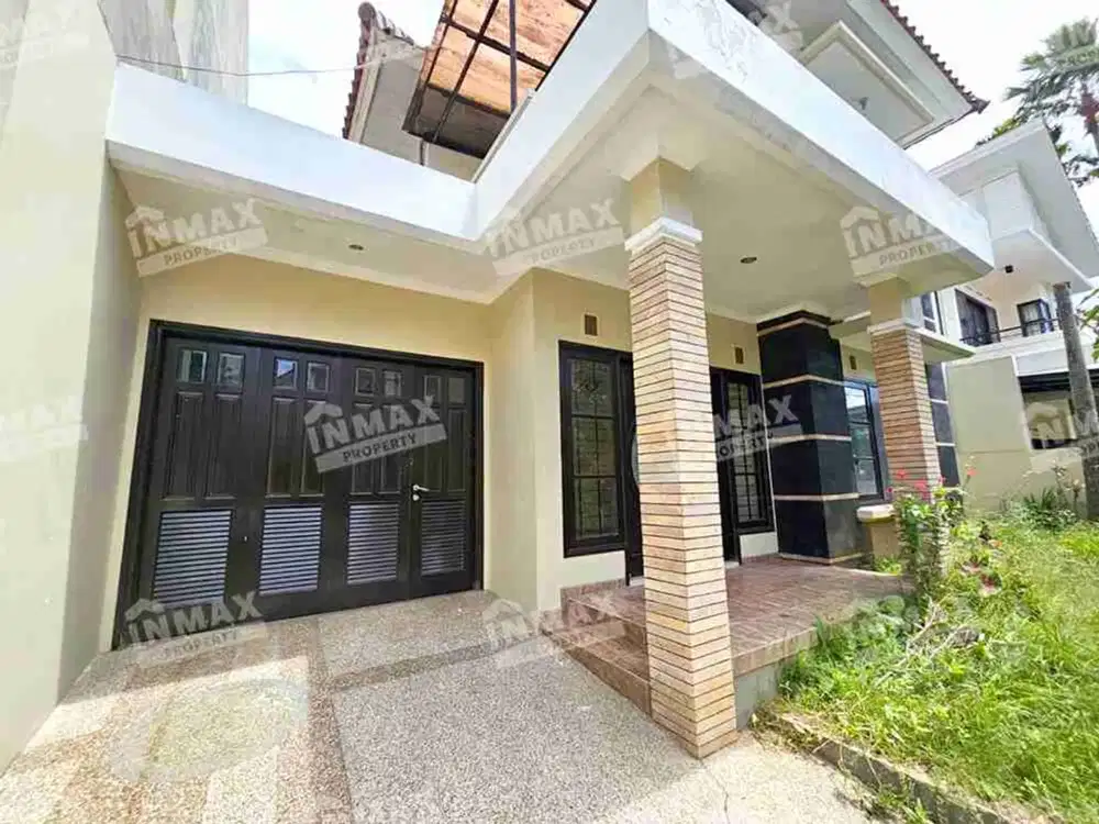 Disewakan rumah 2 lantai mewah dan terawat lokasi Villa puncak Tidar view cakep
