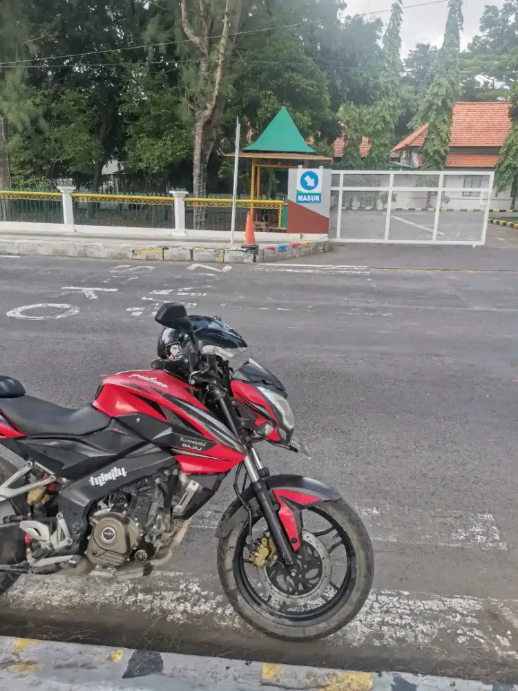 Bajaj Pulsar 200ns