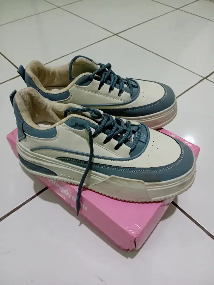 Sepatu pvn size 40