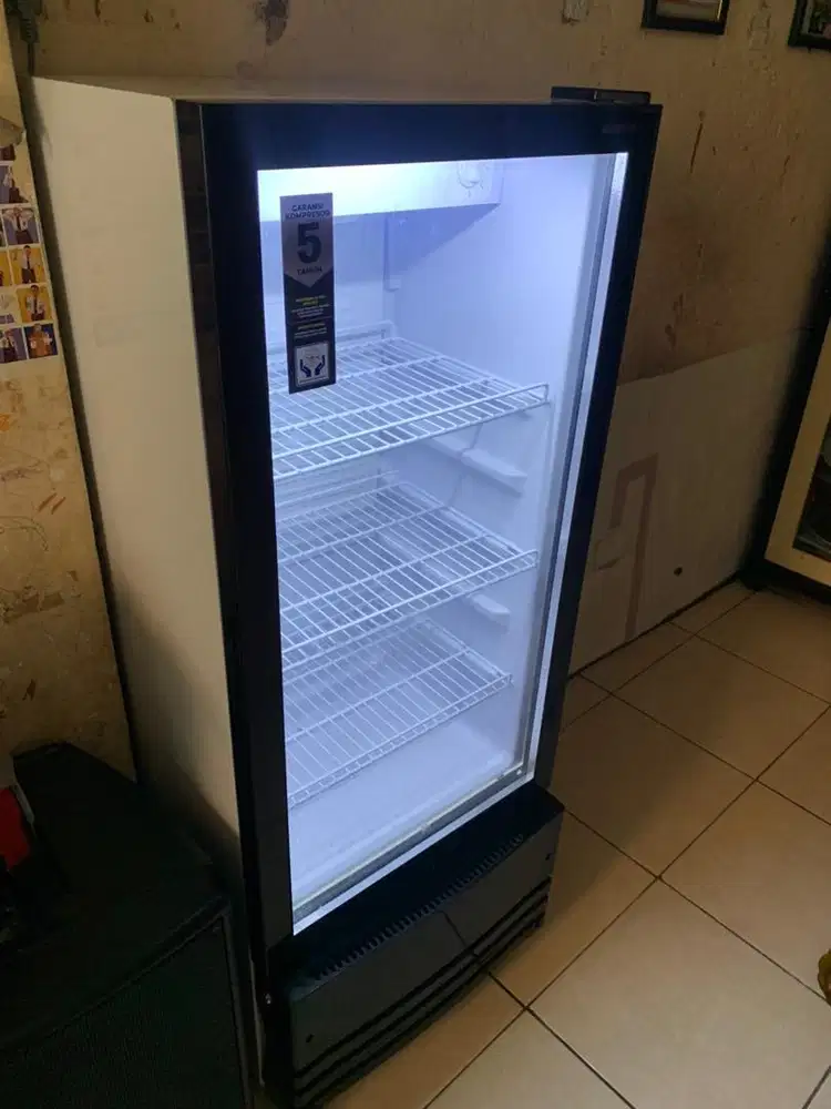 Showcase maspion 180liter