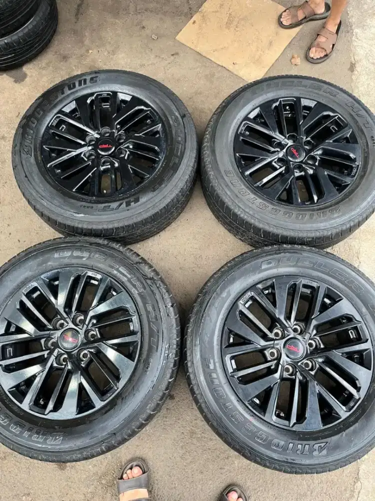 Velg original OEM Toyota Fortuner TRD ring 18  6x139,7 ban 265/60 R18