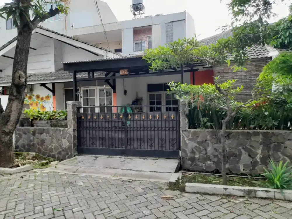 Dijual rumah luas di harapan indah Bekasi ( andr)