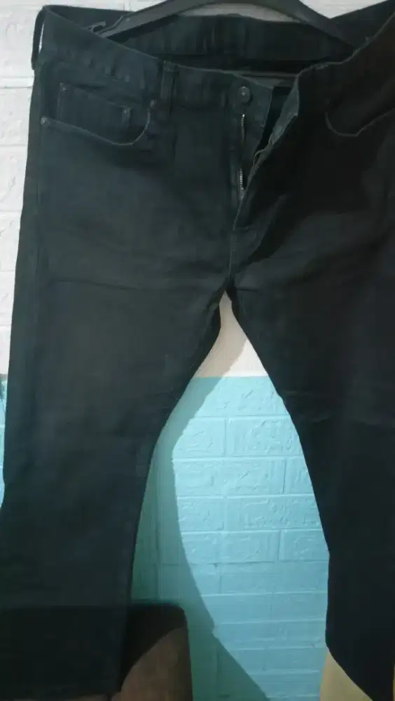 Celana cowo warna hitam