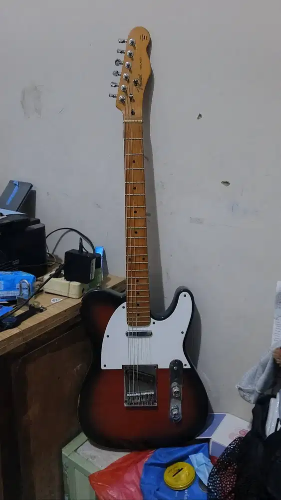 Dijual Gitar Listrik/ Elektrik Fender Telecaster kondisi baik