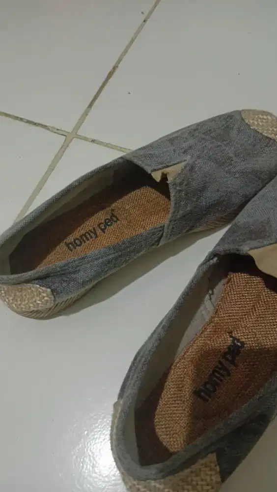 Sepatu masih bagus