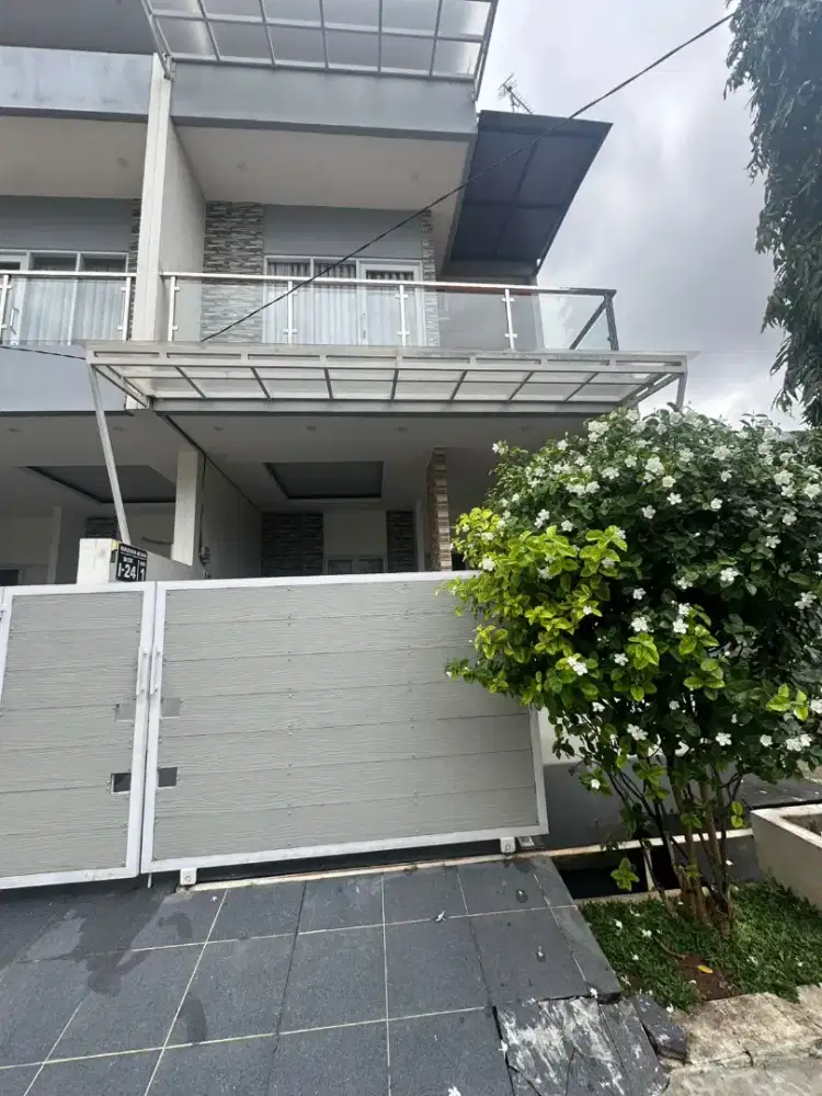 Jual Cepat Rumah 2 Lt Siap Huni
Boulevar Hijau Harapan Indah Bekasi