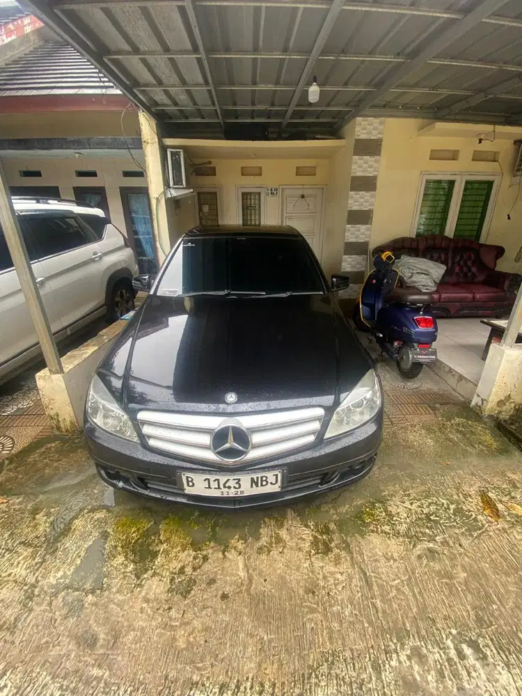 Mercedes-Benz C200 2010 Bensin