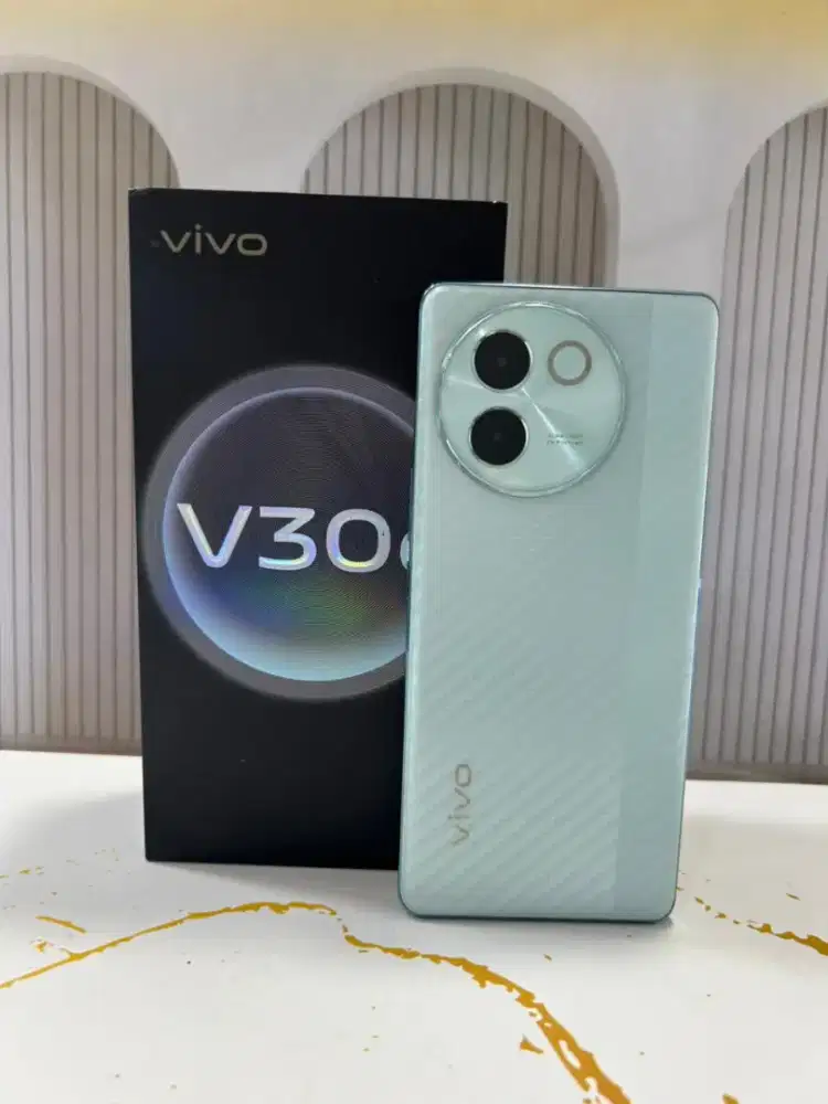 Vivo v30e 8+8/256 fullset mulus siap pakai @