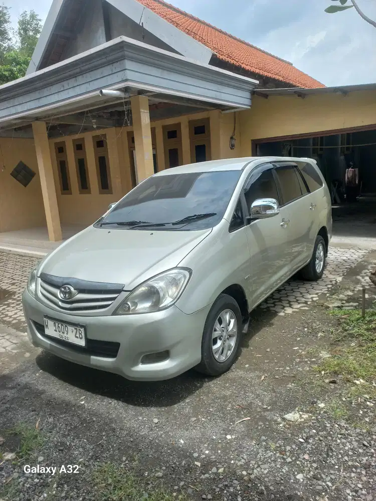 Toyota Kijang Innova 2009 Bensin