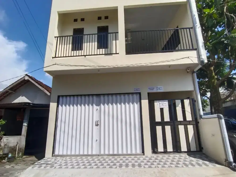 Kost Murah dijual, Jalan kaki ke kampus UMY Jogja, 5 kamar + kios