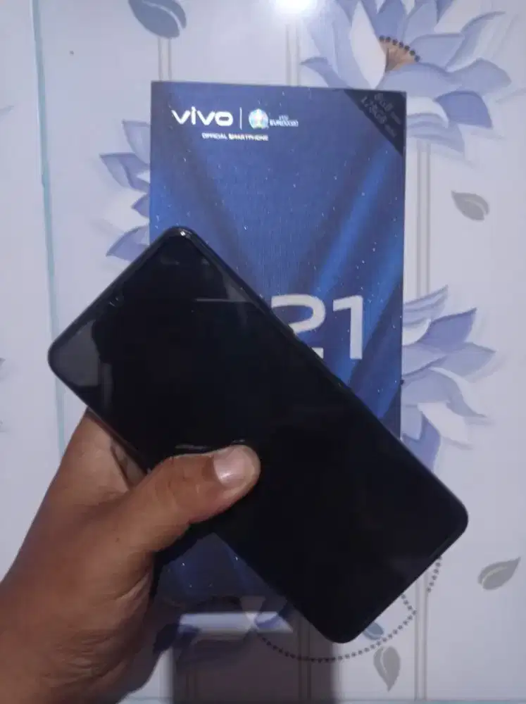 Handphone Vivo v21