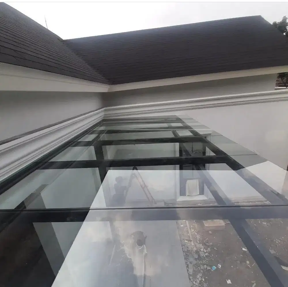 Kanopi kaca tempred bening