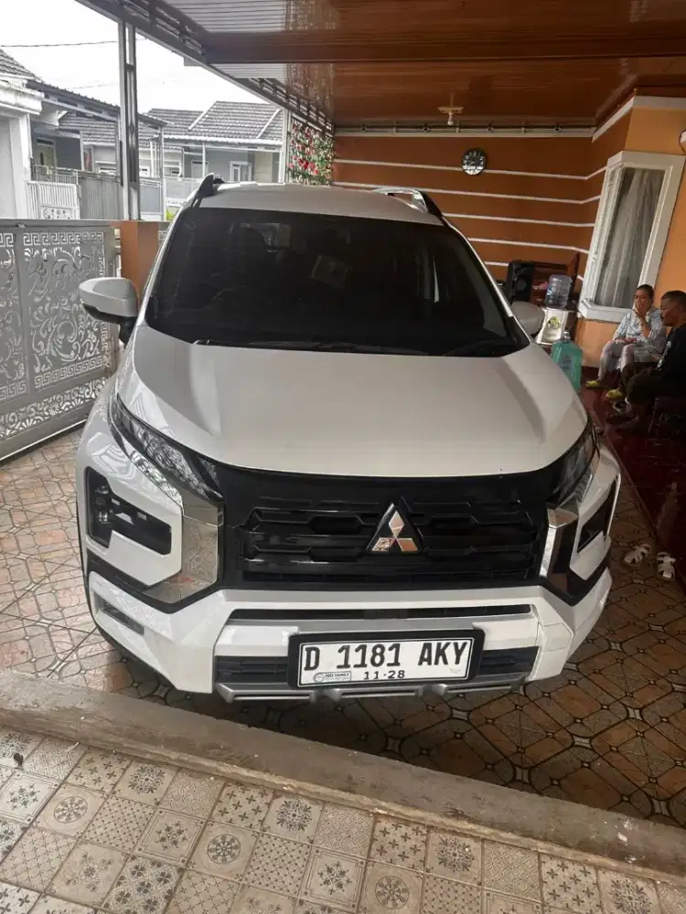 Xpander Croos Putih Matic 2023