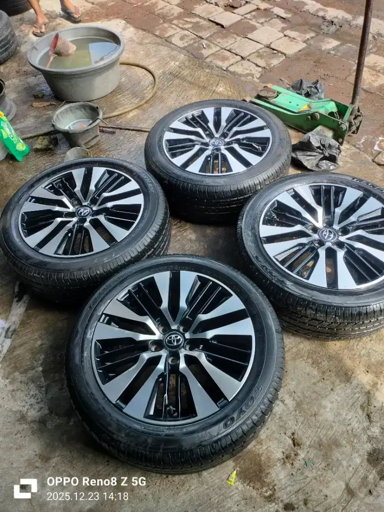Jual vleg OEM alphard R18 pcd 5x114 kond mulus ban toyo tranphat 4pcs