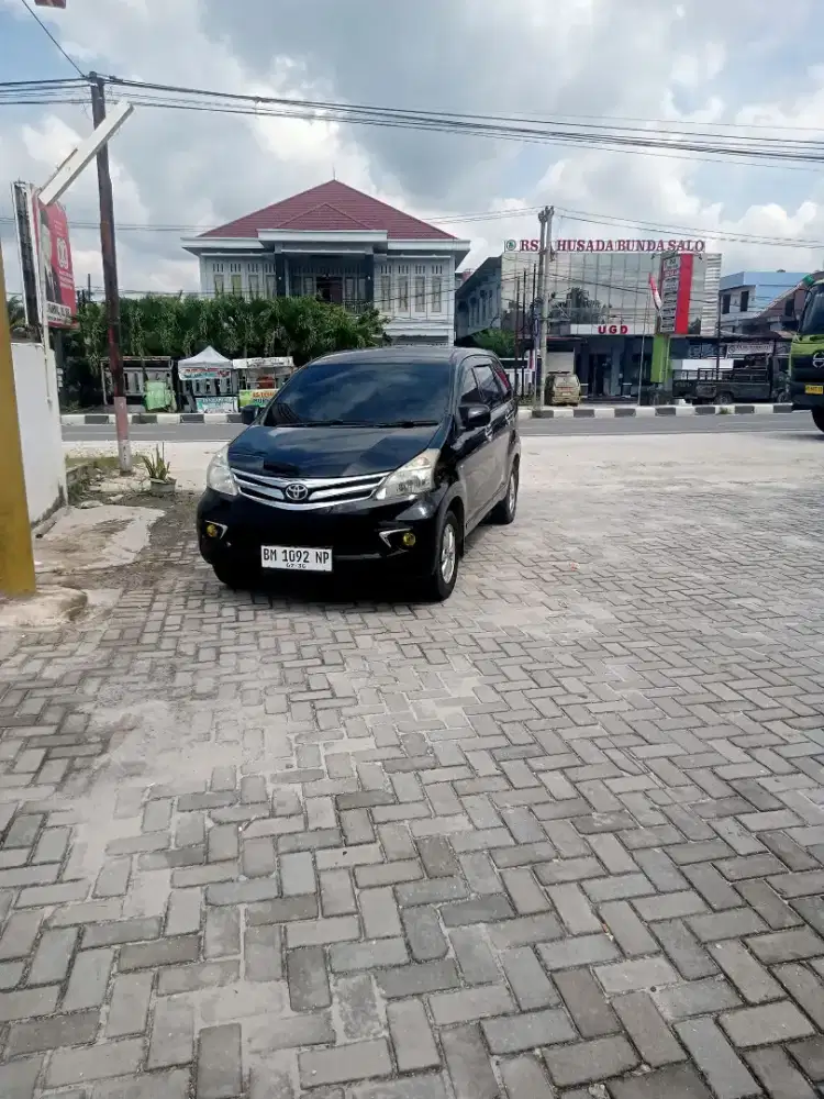 Toyota avanza G 2014