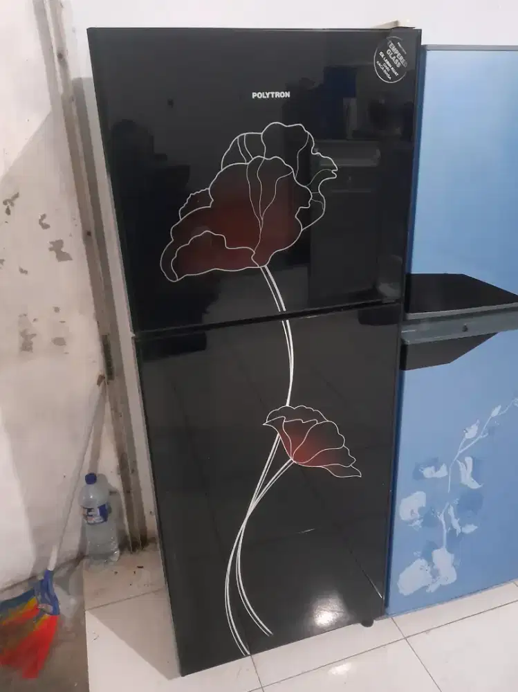 Kulkas 2 Pintu Polytron Hitam Bellezza