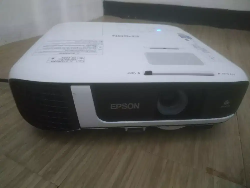 Dijual Epson EB-FH52 dan optoma