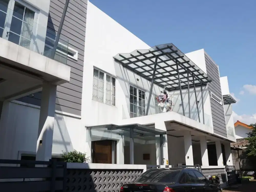 Dijual Rumah Siap Huni keadaan semi furnish Berlokasi Strategis Di Cimanggu Pabuaran