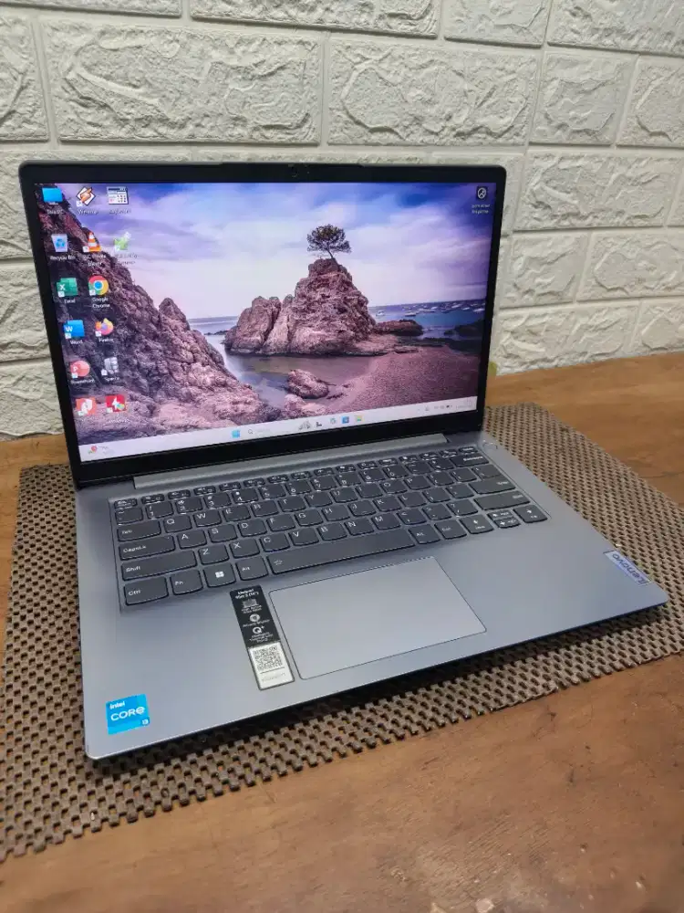 Lenovo ideapad Slim 3 intel Core i3 Gen-11 (8/256gb) 14 inch NORMAL