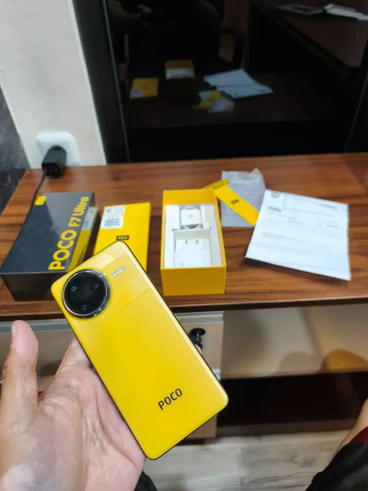 Poco F7 Ultra Yellow Kuning 16/512 (Bekas/Second)