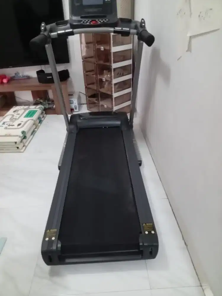 Treadmill Elektrik Richter Enigma S Second Kondisi Normal