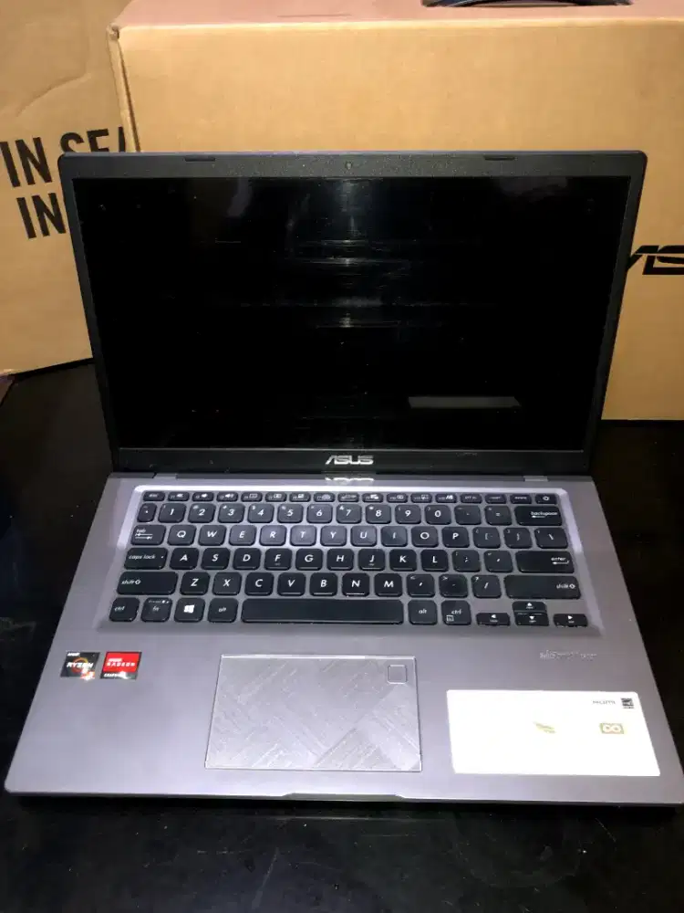 Laptop Asus Vivobook 14 M415DAO Ryzen 3 RAM: 8GB SSD: 512GB KB Backlit