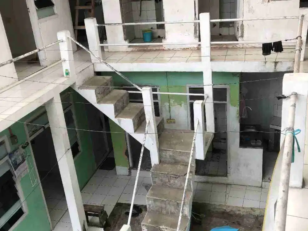 Dijual Bahan Kosanan.Super Murah.Perlu.Renovasi.Jrg Ada. 12Kmr. Rp. 575jt.Lokasi Ciumbeleuit Dkt Unpar.