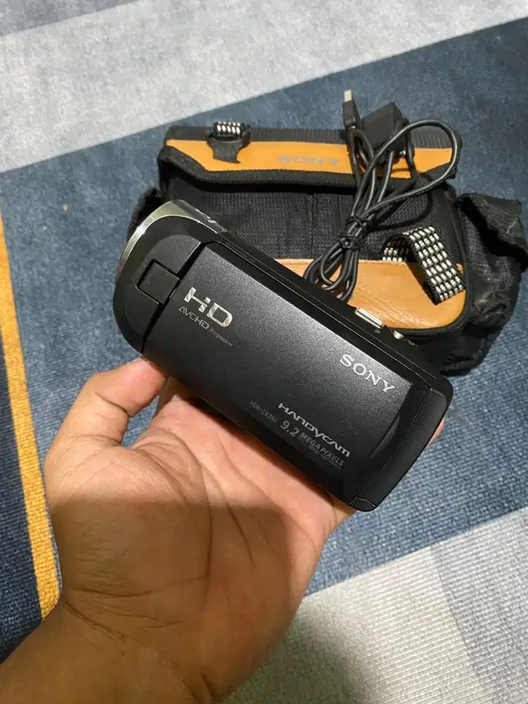 Kamera handycam sony HDR CX240E