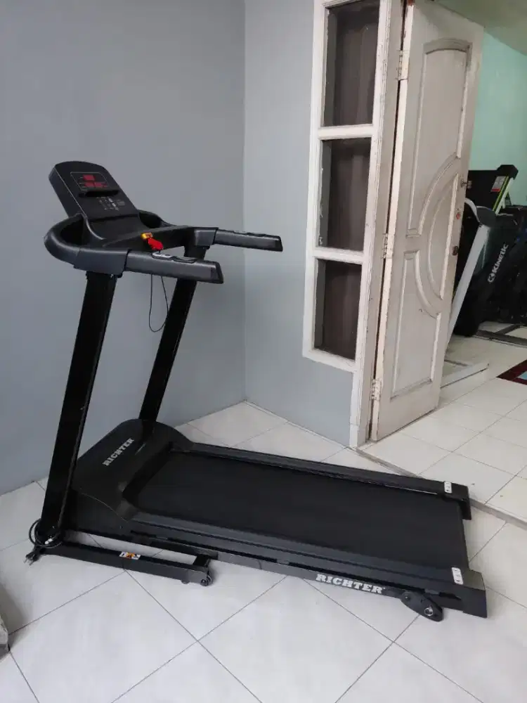 Treadmill Elektrik Richter Explore Second Kondisi Normal