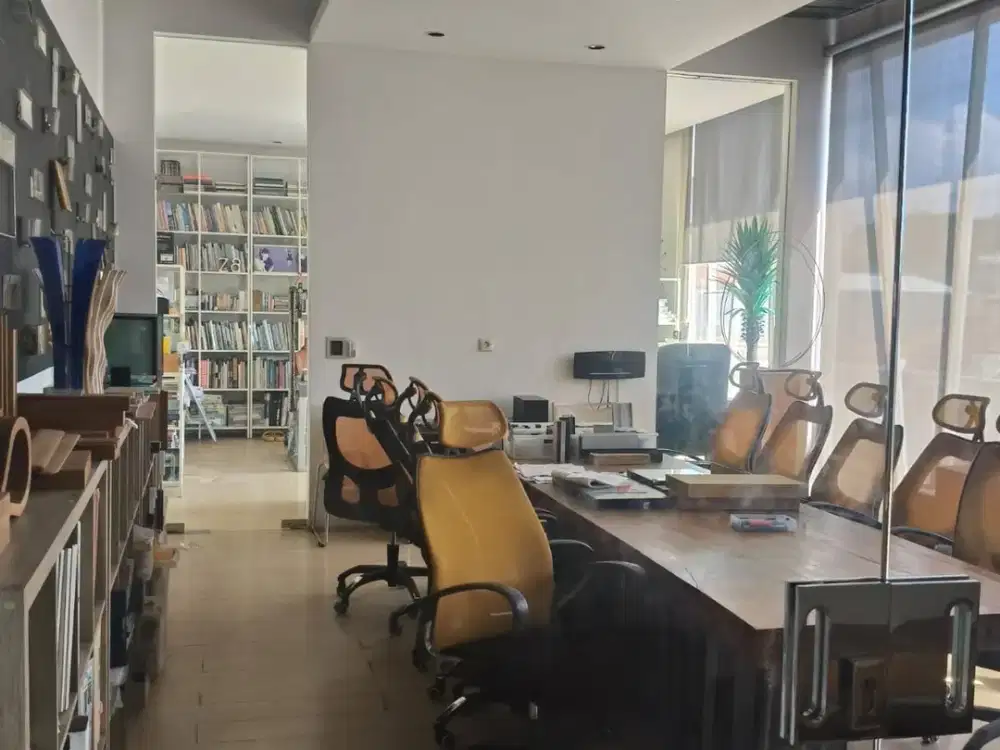 RUMAH VILLA TAMAN TELAGA LUAR CLUSTER, AREA KOMERSIAL